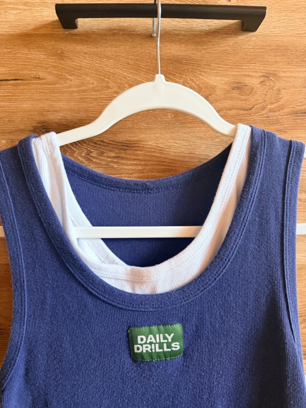 Daily Drills Navy Tank Top with White Trim and Green Logo. Size M/L - Picture 4 of 9